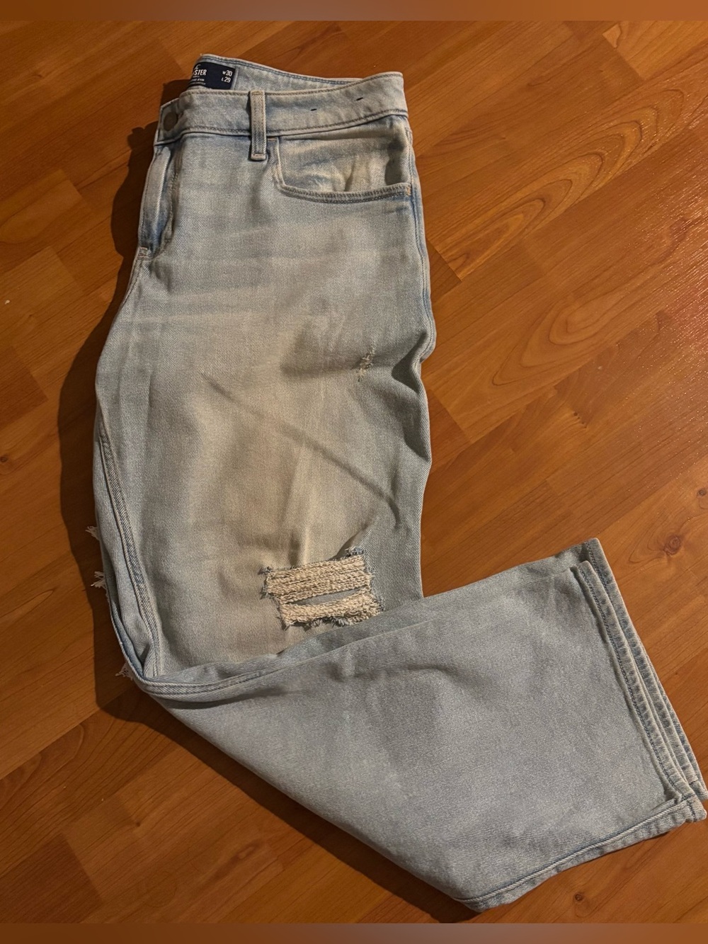 Women’s Hollister blue low-rise jeans Size 30" / 29” inseam